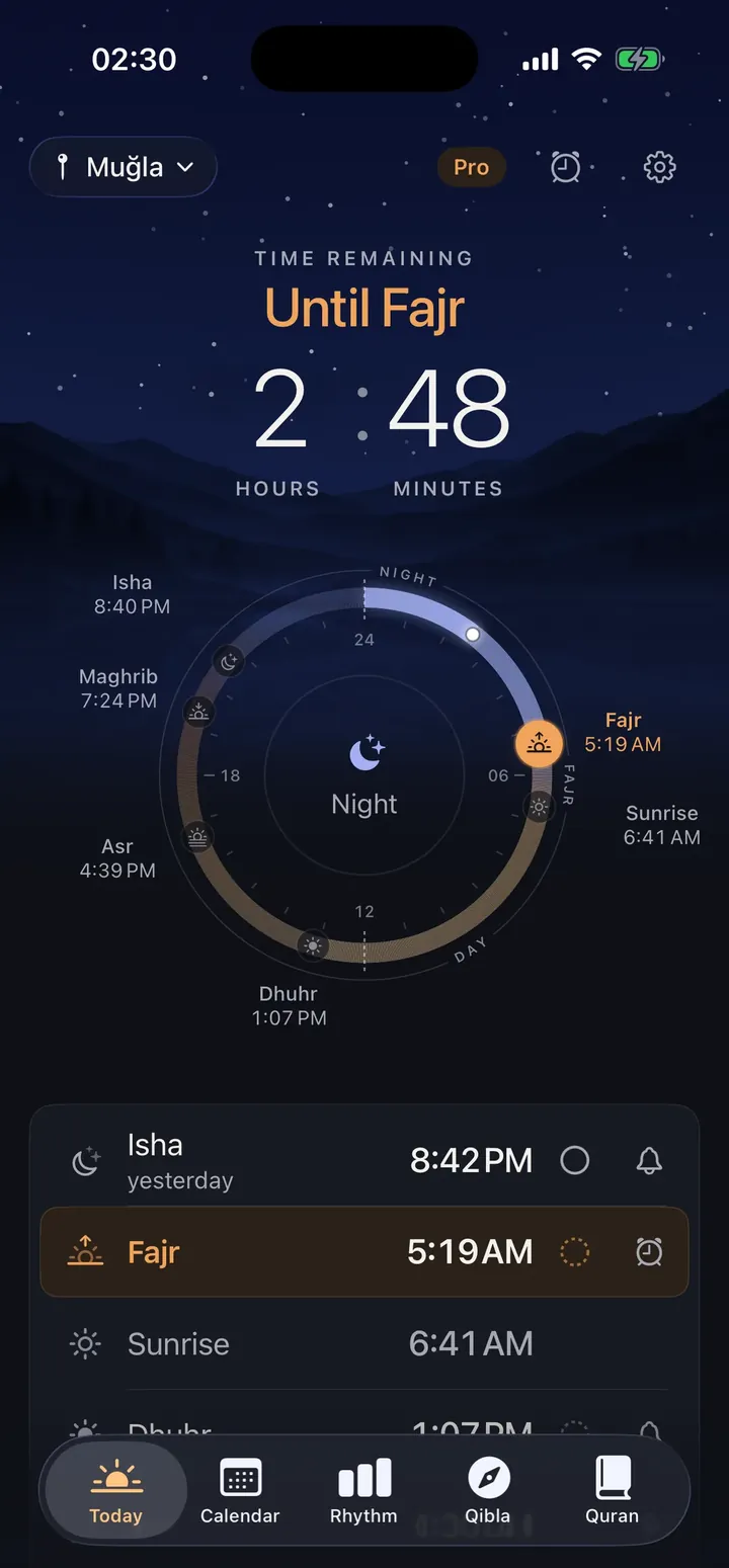 Sahaar’s Today screen on iPhone: night sky and horizon, the time remaining until Fajr in hours and minutes, a 24-hour dial placing each prayer at its real time, and the prayer list below.